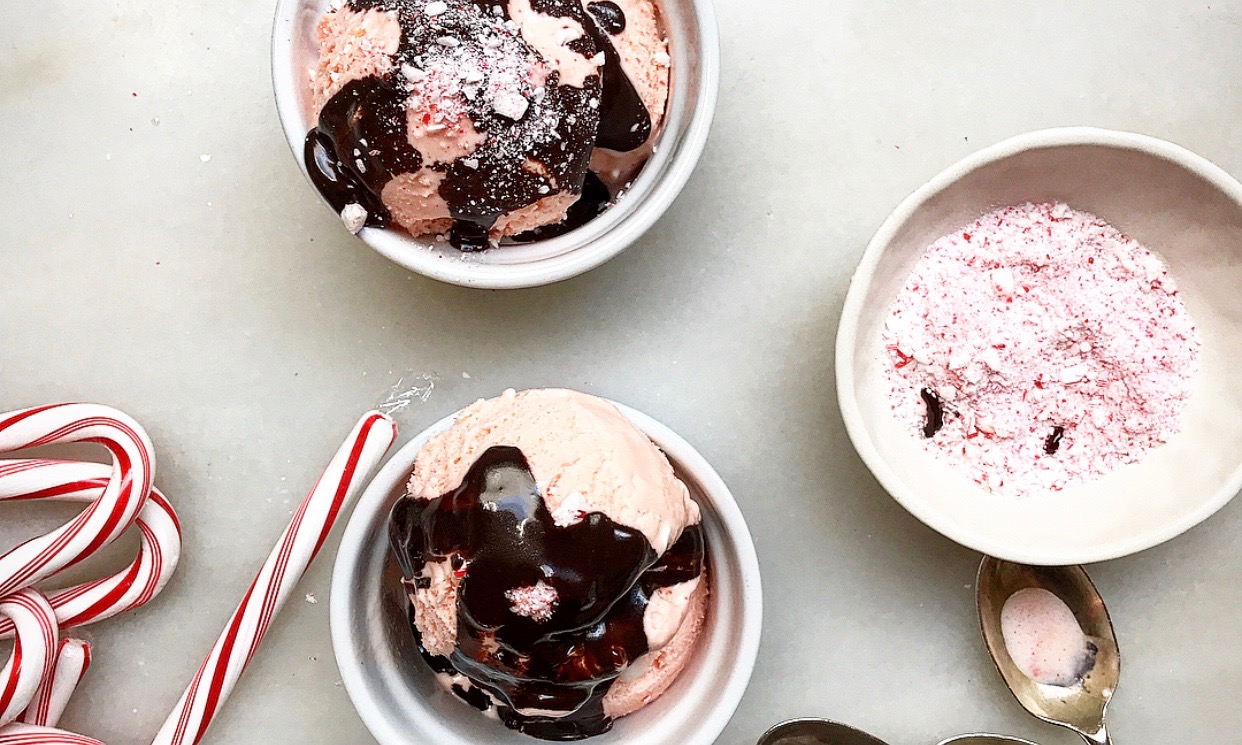 Bowls of peppermint ice cream topped with hot fudge sauce and crushed peppermint | Jessie Sheehan Bakes