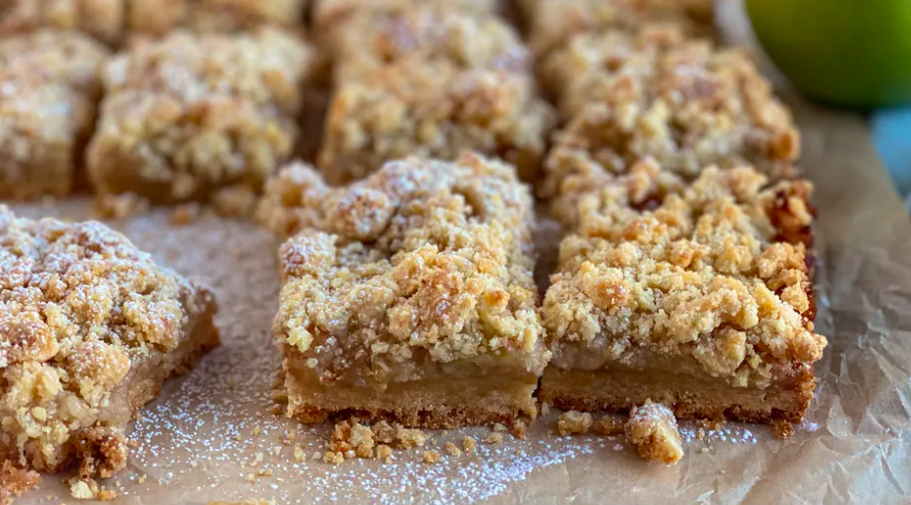 Crumb-Topped Apple Pie Bars | Jessie Sheehan Bakes